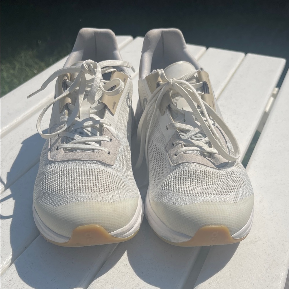 On Running Cloudrift 'Undyed White Sand'